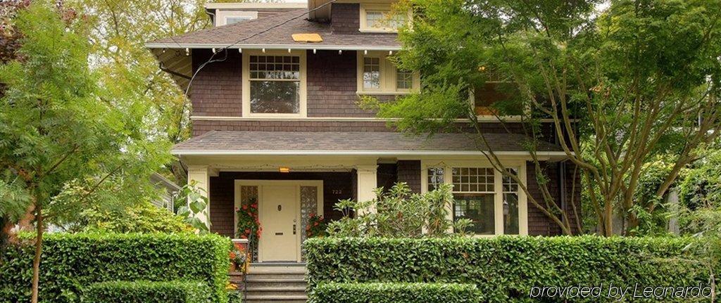 Bed & Breakfast On Broadway